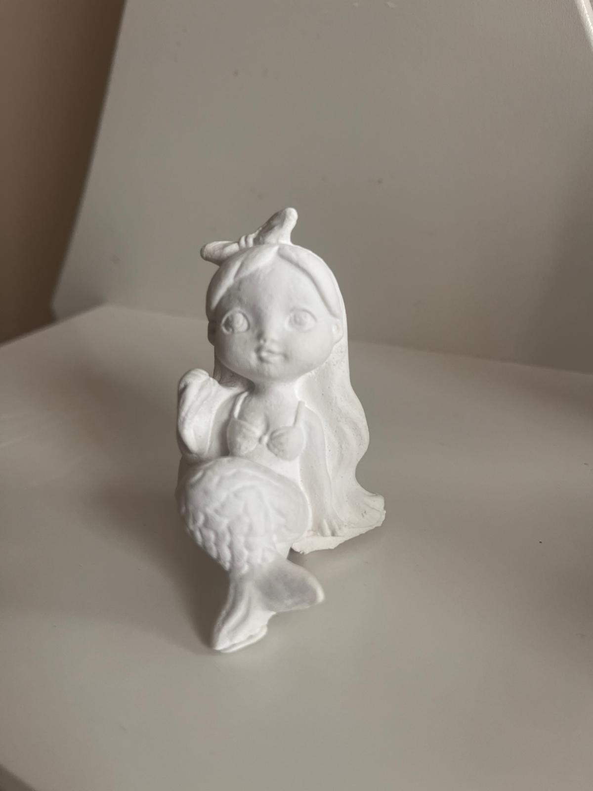Denizkizi taş figur